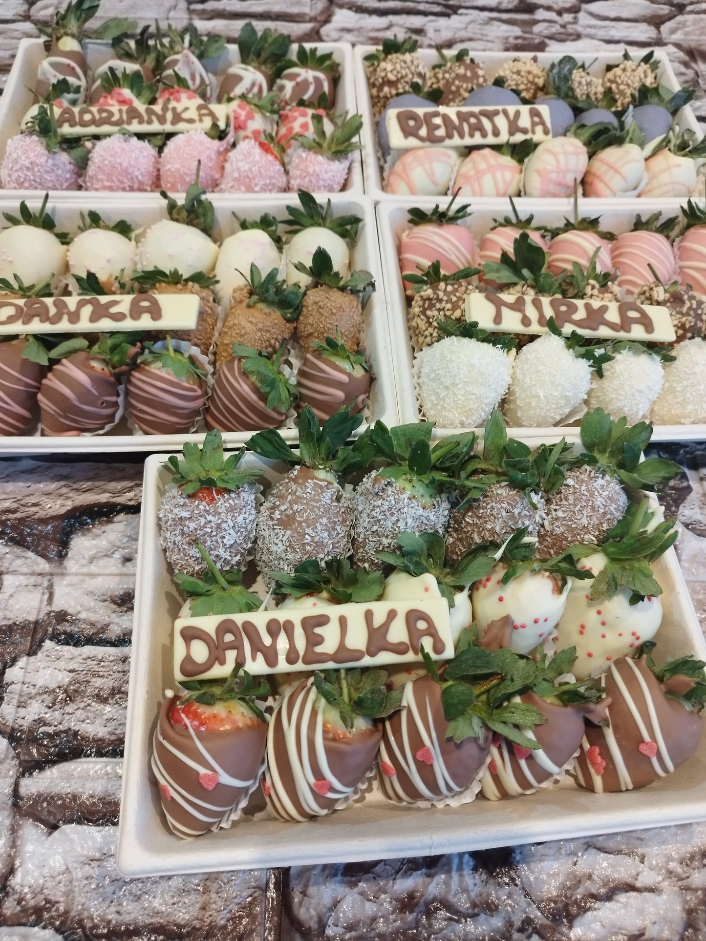 KAZETKA menších jahodiek 🍓