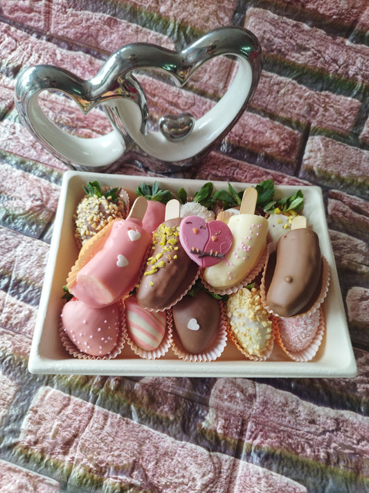 Kazetka menších jahodiek 🍓 v kombinácii s banánmi 🍌